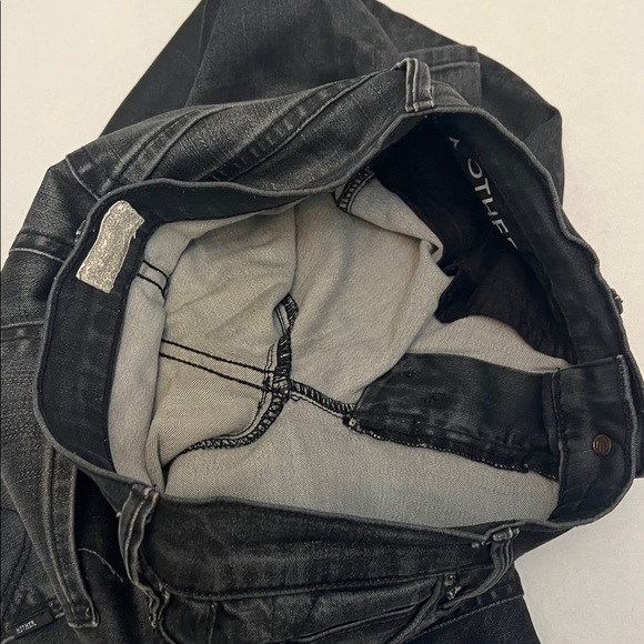 MOTHER THE RUNAWAY IN LIES & SHADOWS LOW RISE BLACK WASH FLARE DENIM SIZE 25 - Picture 6 of 16